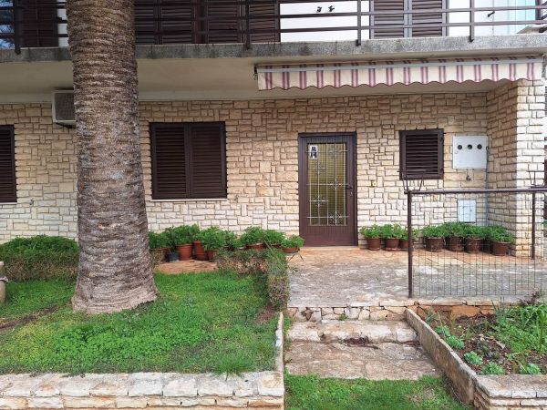 Premantura, stan u prizemlju s okućnicom