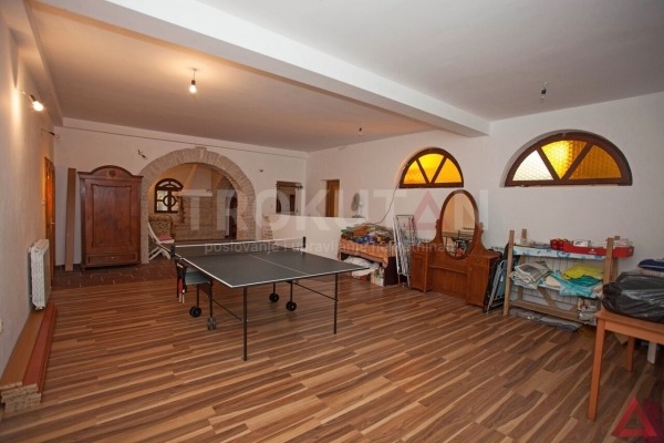 House with apartments near the sea