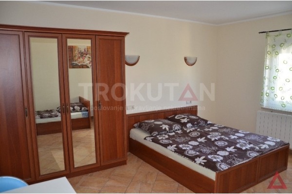 Medulin - a house with sixteen rooms and a penthouse