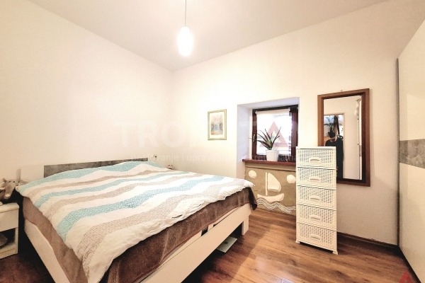 Marčana, kuća s dvorištem u staroj jezgri