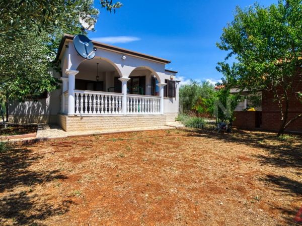 Pula- Monte Turco, kuća novije gradnje na mirnoj lokaciji